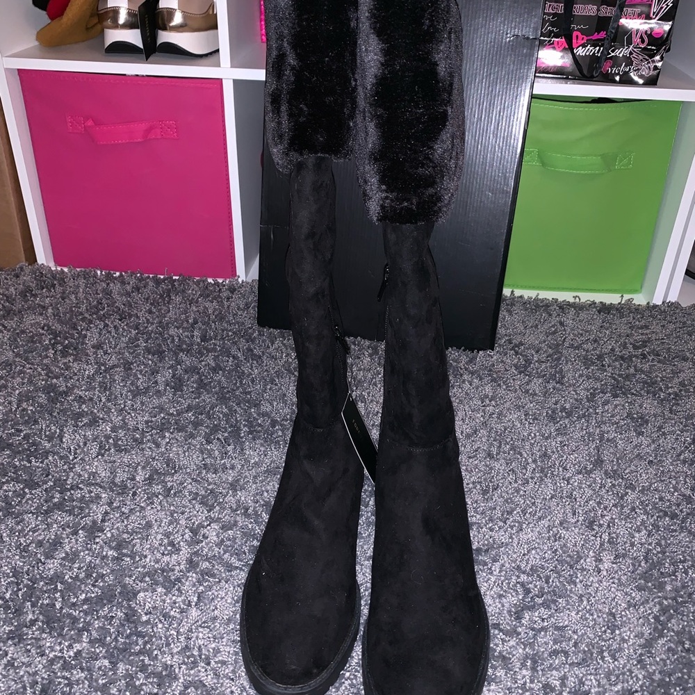 Boots - Picture 5 of 6